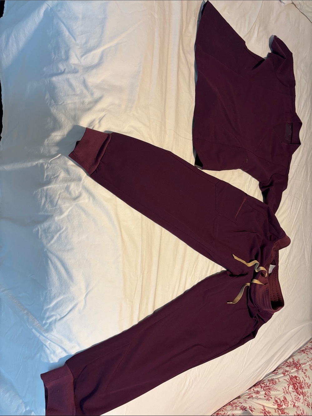 Figs Burgundy Women's Jogger Set